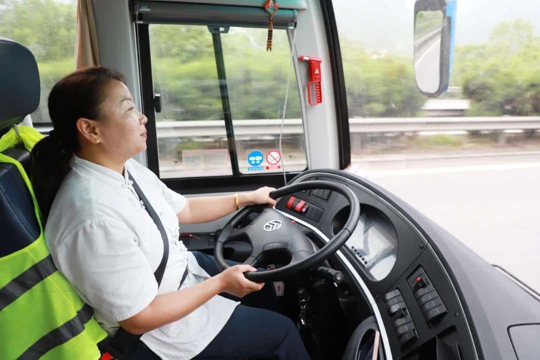 1721979331625079.jpg 宋姐开车.jpg