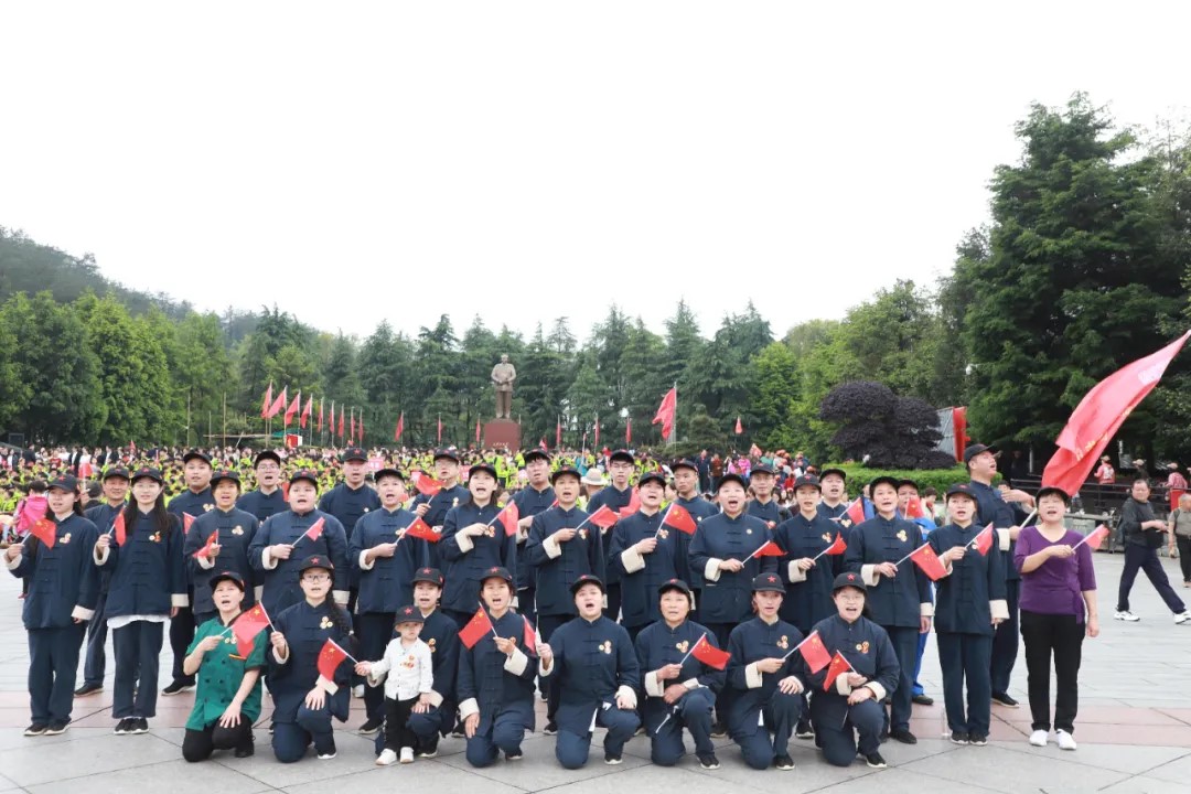 1721980699856418.jpg 歌唱祖国.jpg