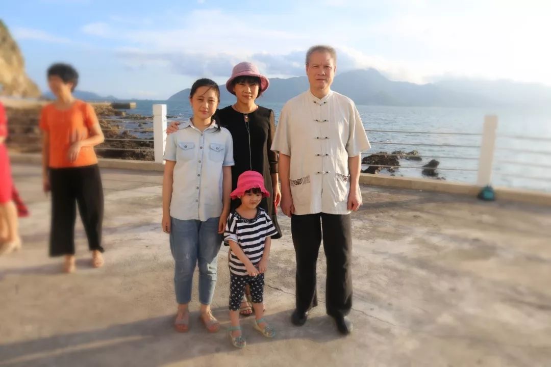 孩子晚上12点未回家，妈妈的处理方式让人意外！
